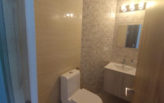 Apto de 3 Recamaras, 2.5 Baños con Vistas a la Ciudad – MLS 23462