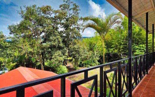 Casa en Tierras Altas Volcán ideal para remodelar y vivir en clima de monta – MLS 23877