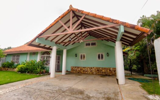 Casa de 3 Recámaras 3.5 baños en Coronado Panamá – MLS 23868