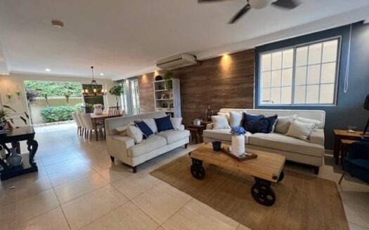 Se Alquila casa amoblada en Resindencial Castel Novo – MLS 23846