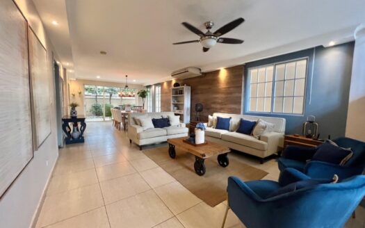 Se Alquila casa amoblada en Resindencial Castel Novo – MLS 23846