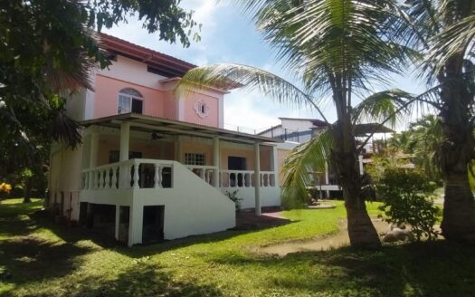 Casa de playa remodelada en venta – MLS 23477