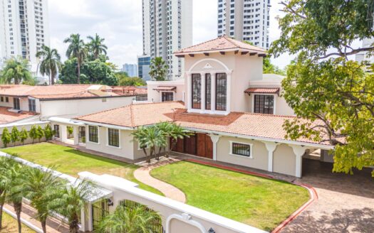 MANSION EN VENTA O ALQUILER ALTOS DEL GOLF – MLS 23507