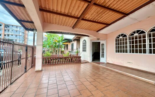 Venta Casa Lefevre 44 en Parque Lefevre – MLS 23961