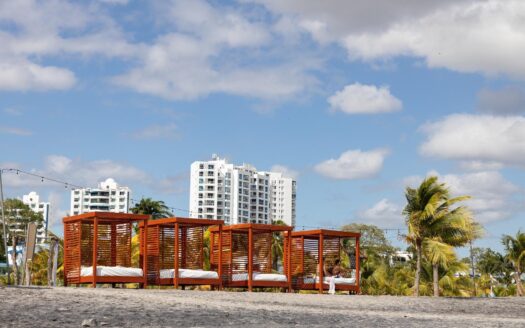 Dúplex de 6 Habitaciones con Vista al Mar en Venta – MLS 23560