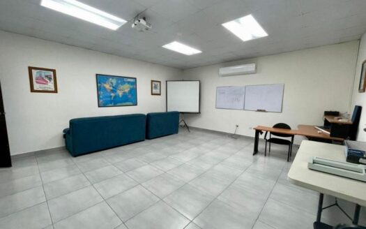 Oficinas y terreno – MLS 23570