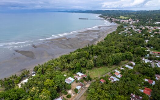 Más de un acre de terreno titulado frente al mar en Puerto Armuel – MLS 23595