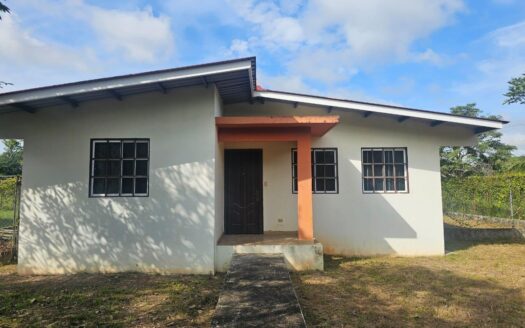 Se Vende Amplia Casa – MLS 23615