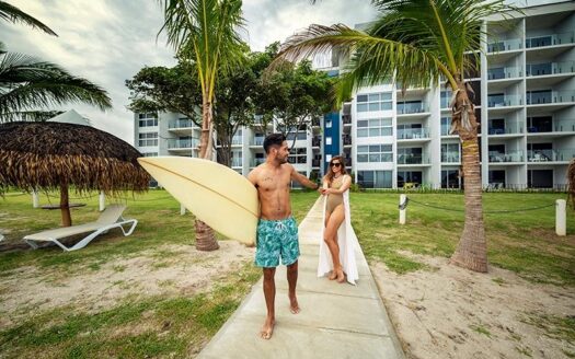 Moderno Condominio Frente a la Playa con Suite Independiente – MLS 23836