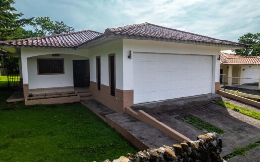 Encantadora Casa de 3 Recámaras en Samboni Alto Boquete – MLS 23770
