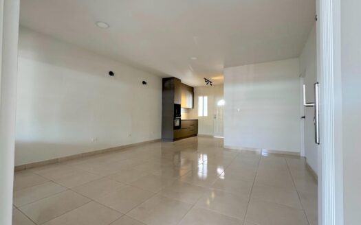 Venta de Casa en la Mejor Zona de las Acacias – MLS 23969