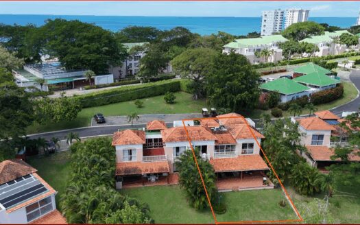 Casa adosada con vista exclusiva al lago – MLS 23476