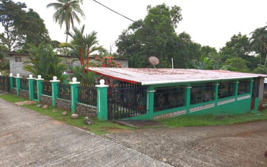 Casa en Venta con hermoso jardín en Las Mañanitas, Panamá – MLS 23605