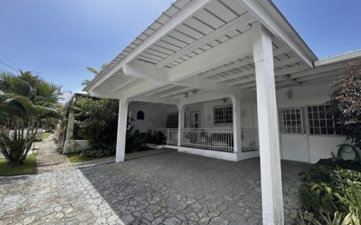 Casa en venta en El Bosque, Residencial El Bosque – MLS 23712