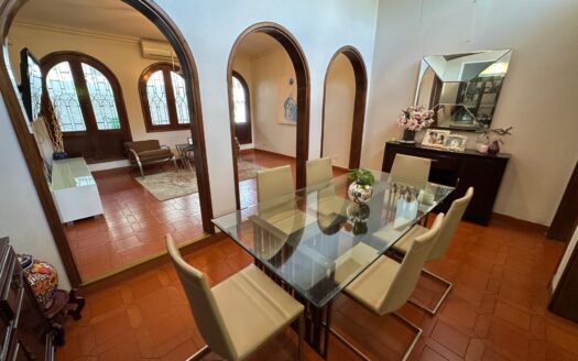 Venta de casa con jardín en El Carmen (Bella Vista) – MLS 23473