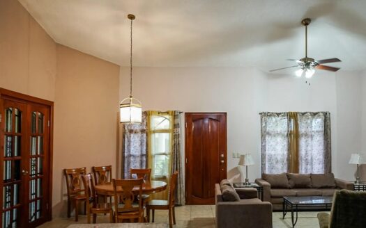 Condominio de 2 recámaras en venta en Cuesta del Sol, David – MLS 23642