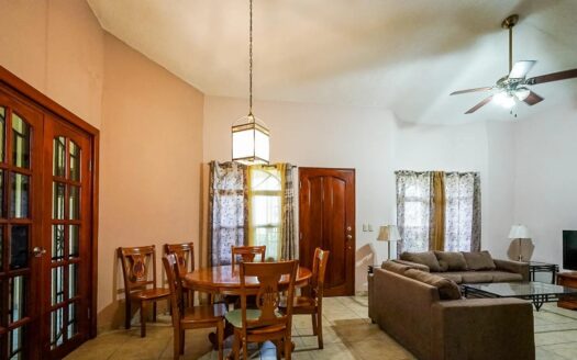 Condominio de 2 recámaras en venta en Cuesta del Sol, David – MLS 23642