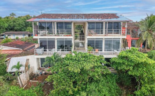 Edificio de Apartamentos Frente al Mar Generador de Ingresos – MLS 23887