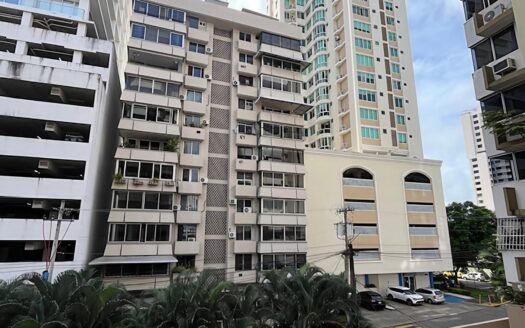 Oportunidad única en Marbella! Amplio apartamento de 3 recámaras – MLS 23575