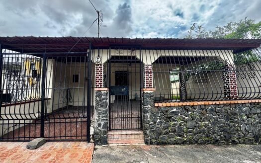 Venta de casa en San Cristóbal, Río Abajo. – MLS 23681