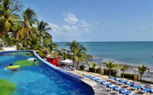 Apartamento con Vista al Mar y Montañas – MLS 23901