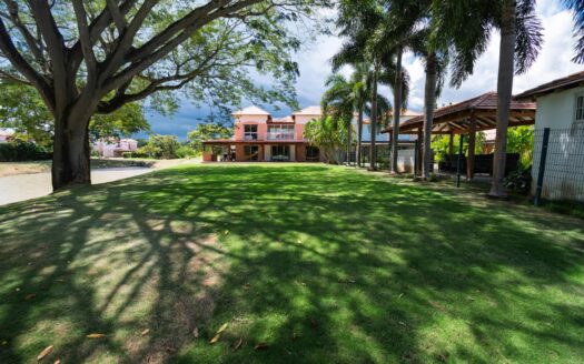 Casa adosada de 4 habitaciones en Decameron – MLS 23471