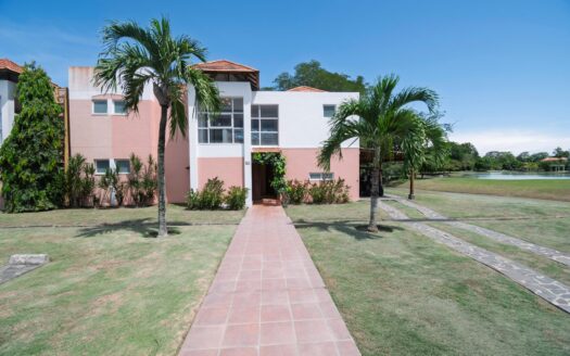 Casa adosada de 4 habitaciones en Decameron – MLS 23471