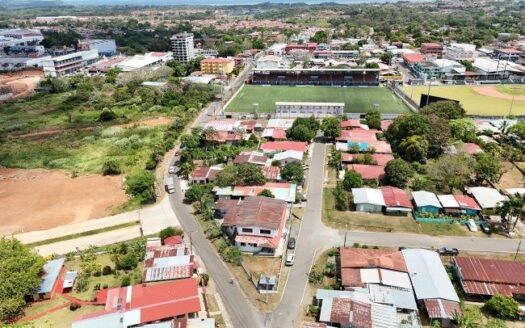 SE VENDE CASA EN LA CHORRERA DETRÁS DEL ESTADIO MATUNA – MLS 23756
