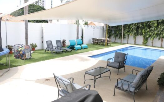 Se vende Casa de playa de lujo próxima a Buenaventura, Riviera del Pacífico – MLS 23870