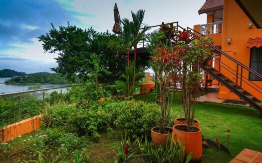 Se Alquila Casa Amplia con Bohío – MLS 23405