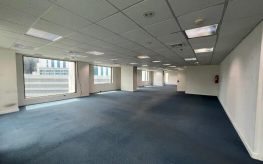 Venta de oficina comercial en World Trade Center en Marbella. – MLS 23582