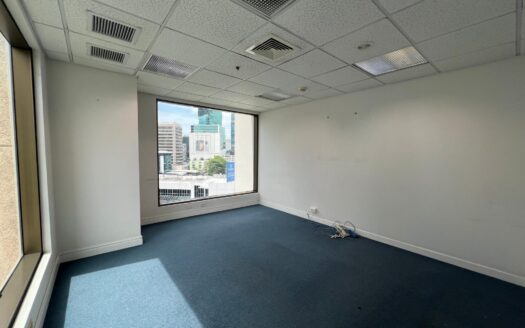 Venta de oficina comercial en World Trade Center en Marbella. – MLS 23582