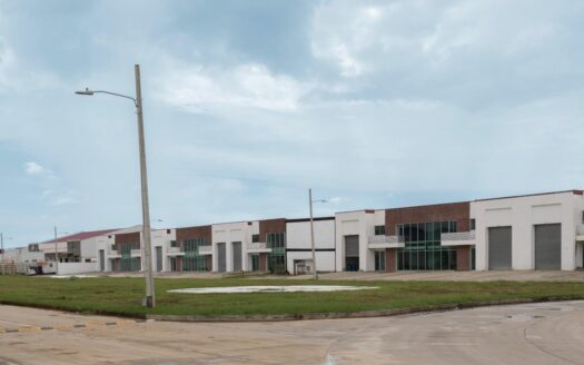 Vendo o alquilo bodegas en Parque Industrial de Las Américas – MLS 18800