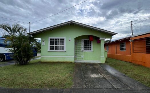 Se vende Casa de Esquina en Valle Dorado Chorrera – MLS 24020