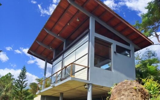 Oportunidad! Se vende Casa con hermosa vista en Altos del Maria – MLS 24024