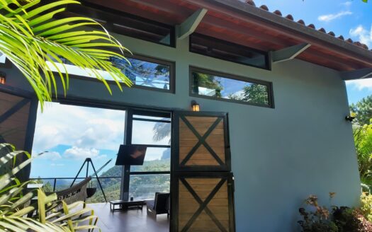 Oportunidad! Se vende Casa con hermosa vista en Altos del Maria – MLS 24024