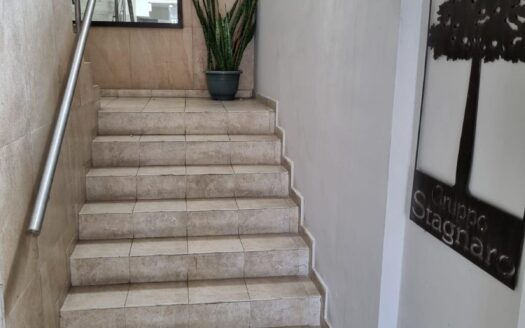 ALQUILO OFICINA EJECUTIVA AMOBLADA EN ALQUILER – MLS 24053