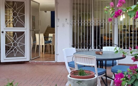 ¡Casa duplex en un paraiso familiar frente al mar! – MLS 19463