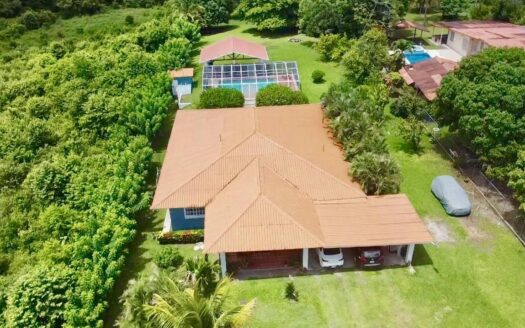 CASA CAMPESTRE DE 4 HABITACIONES CON PISCINA – MLS 24208