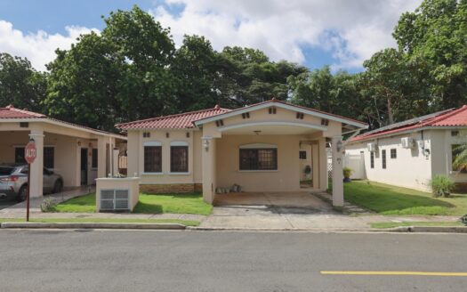 Excelente casa en Venta en Summer Hills, Costa Verde – MLS 24175