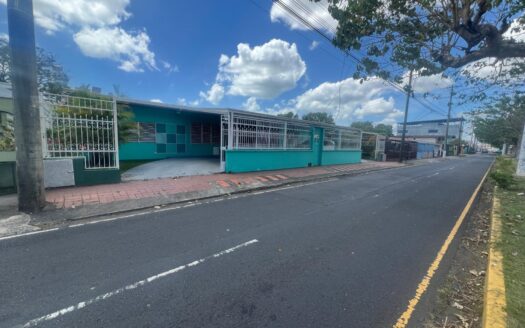 Excelente Propiedad de Inversión en Calle Principal de Chanis – MLS 22810