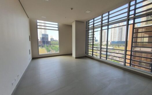 Oficina en Town Center para venta – MLS 24304